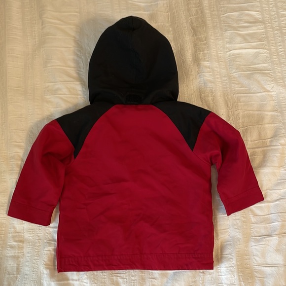 Nike boys 18M lightweight rain slicker with hood, full zipper front, EUC. - Picture 3 of 3